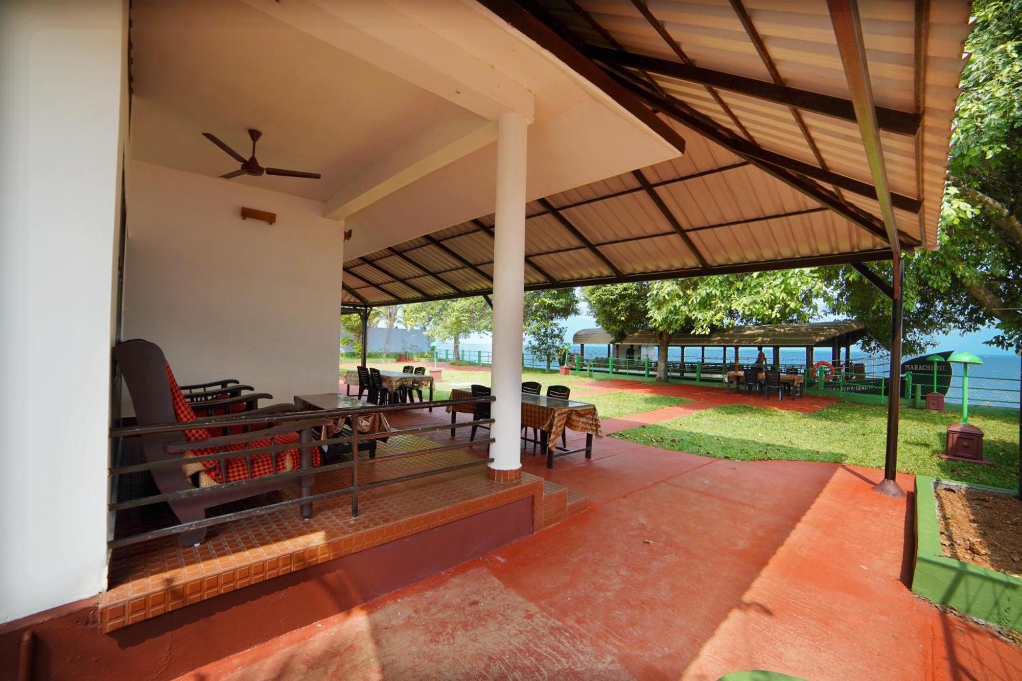 Illikkalam Lakeside Cottages Kumarakom Kerala Exterior photo