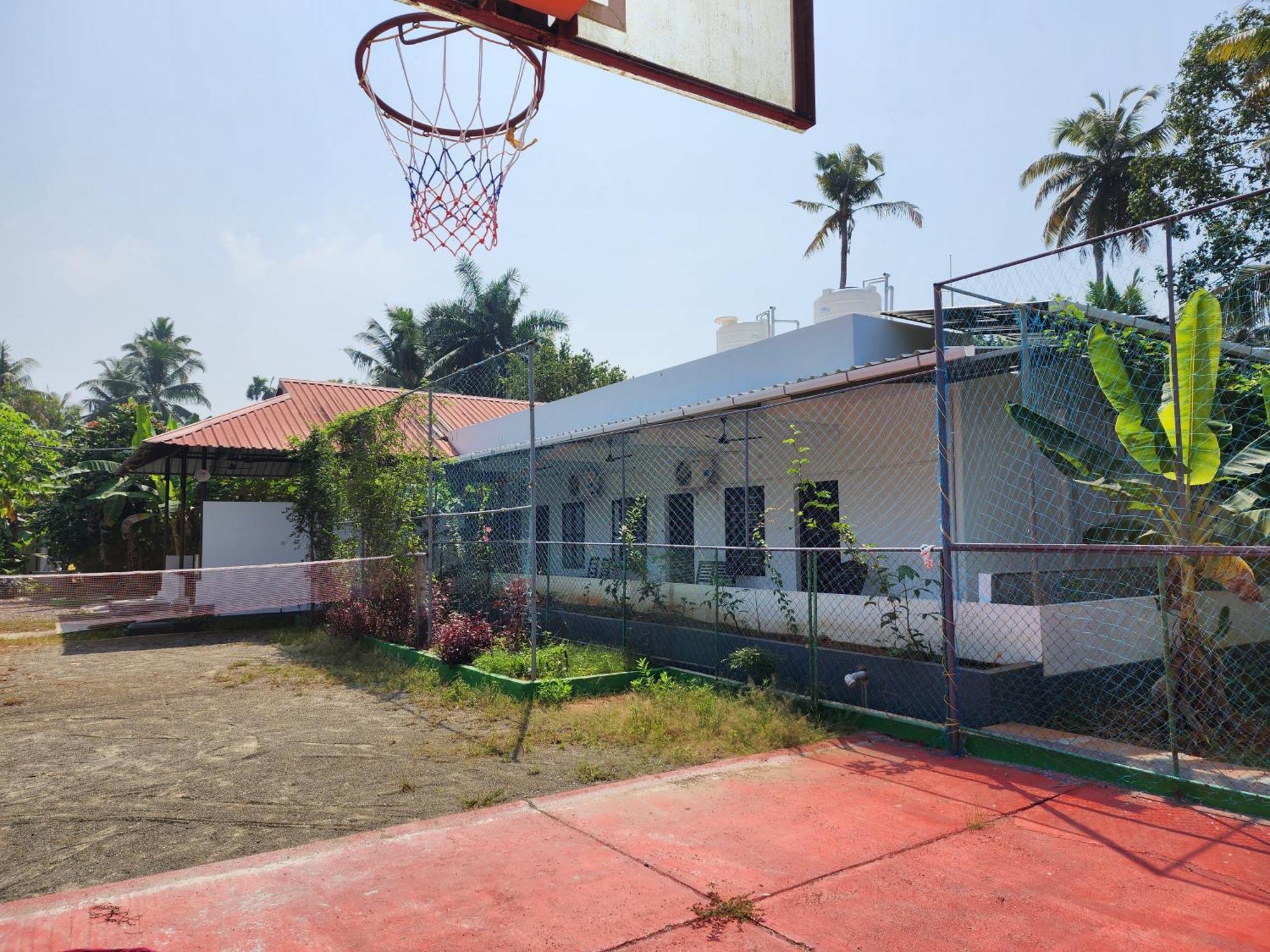 Illikkalam Lakeside Cottages Kumarakom Kerala Exterior photo